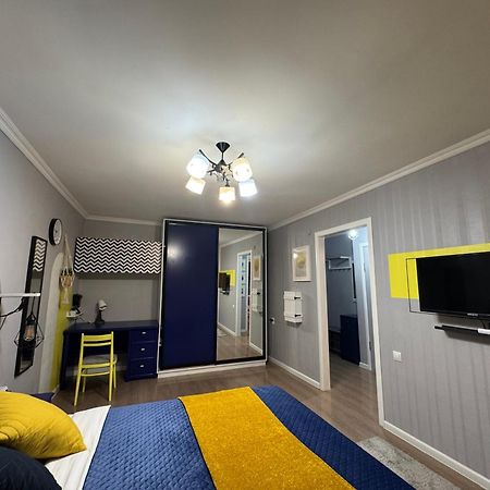 Apartamento Almatyda На Басенова Habitación foto